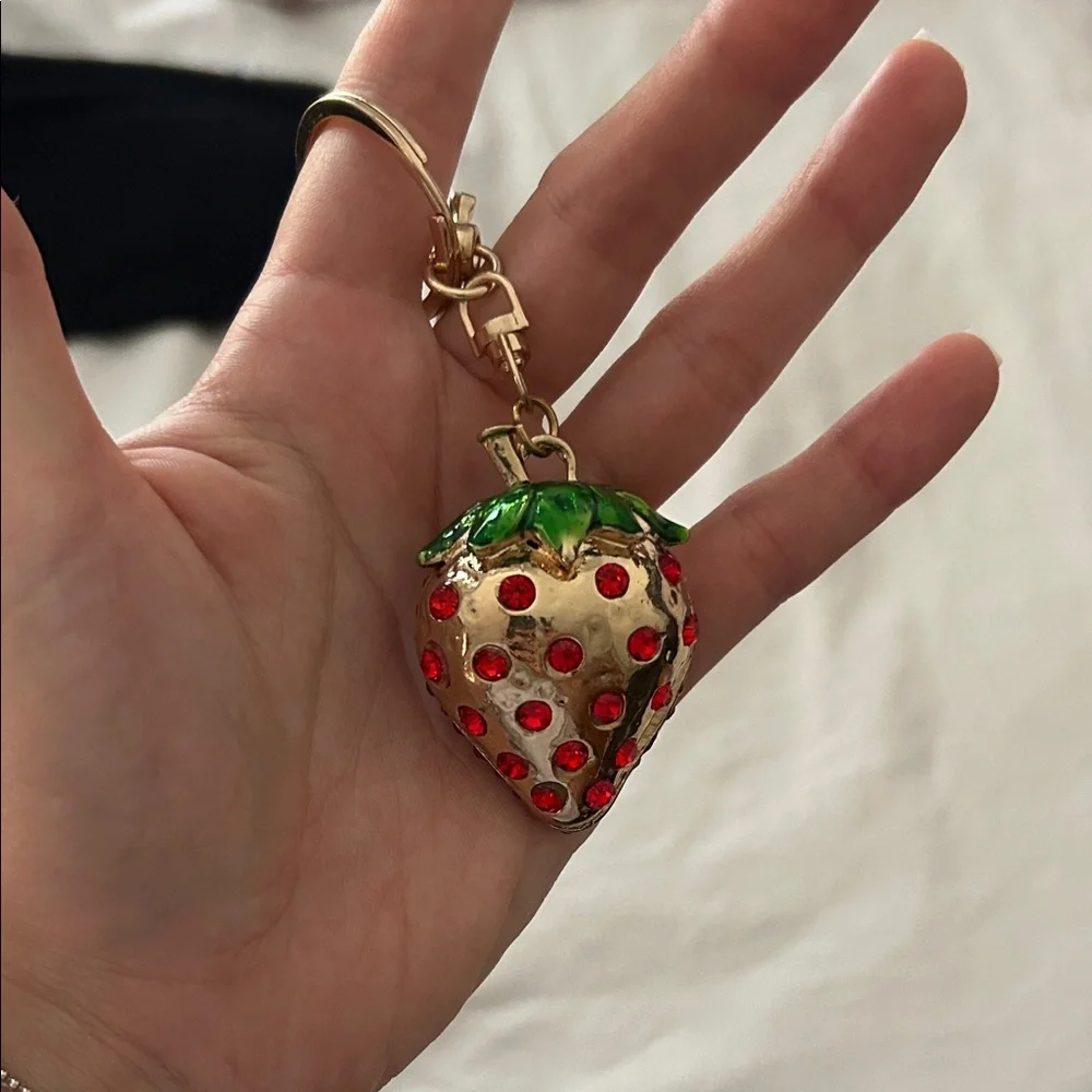 Strawberry Rhinestone Keychain - Picture 2 of 4